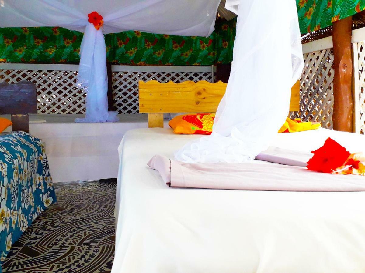 Vacation Beach Fales Hotel Manase Exterior foto